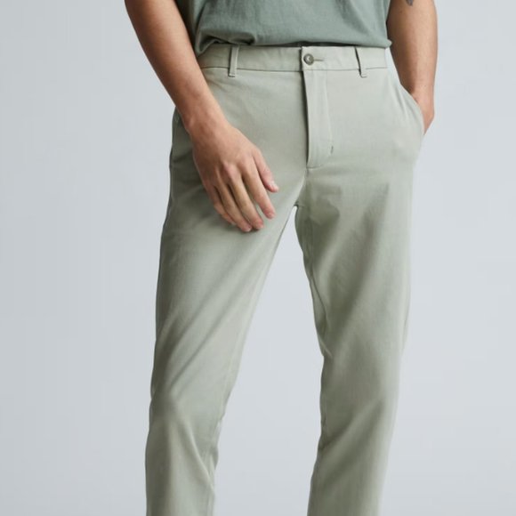 Everlane Performance Chino in Seagrass, Slim Fit - Picture 1 of 2